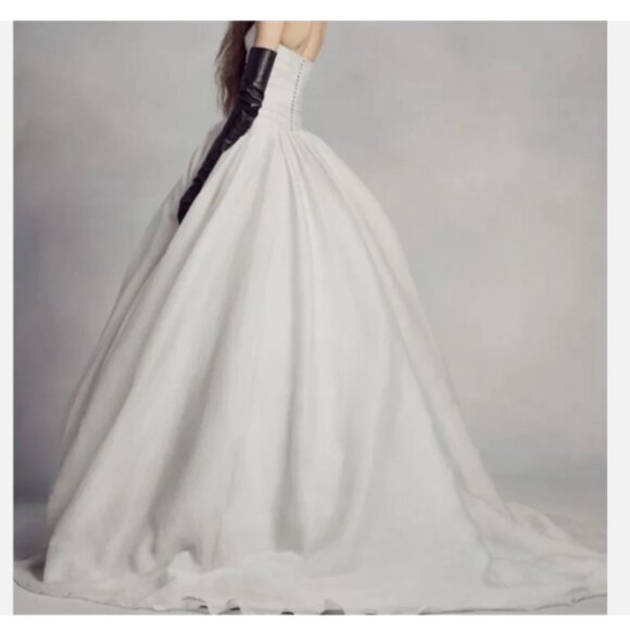 White By VERA WANG Textured Organza Strapless Ballgown Wedding Princess Luxury - Picture 2 of 16